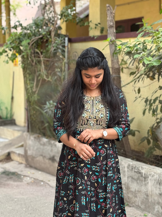 Afsana Floral Embroidered Kurti