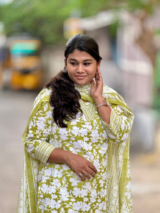 Harini V-Neck Cotton Suit Set