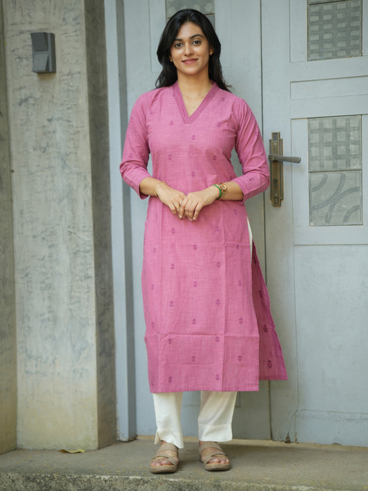✨ “Rosé Veda Kurti”