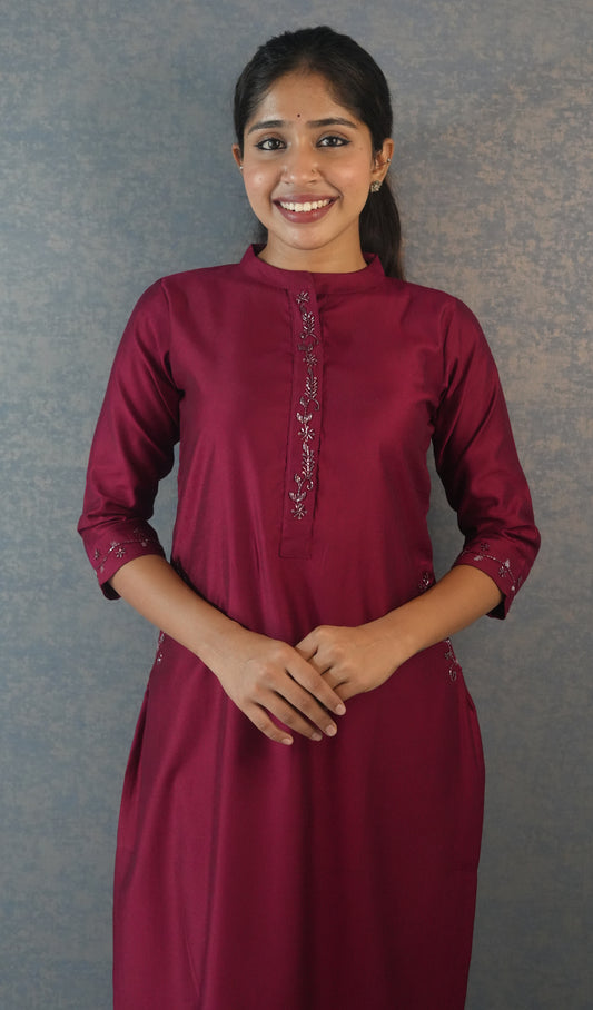 Azhagi Noir embroidery
