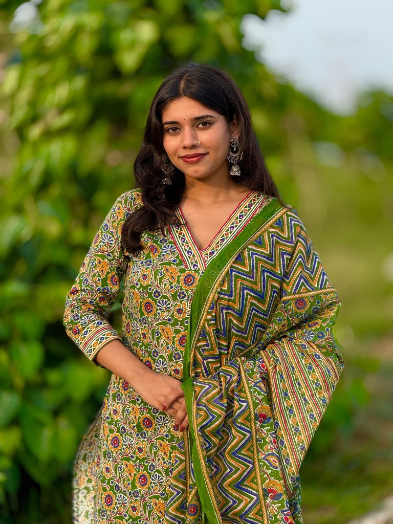 Ezhilnagai 3 piece set