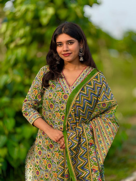 Ezhilnagai 3 piece set